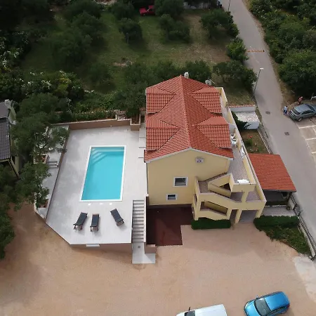 Antonio Apartment *