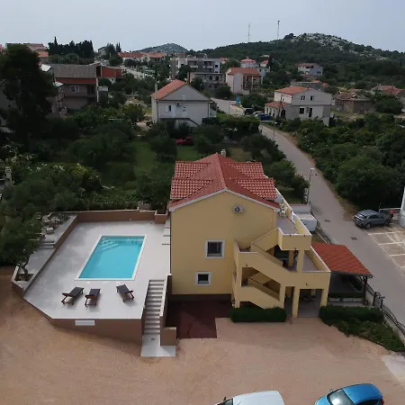 Antonio Apartment